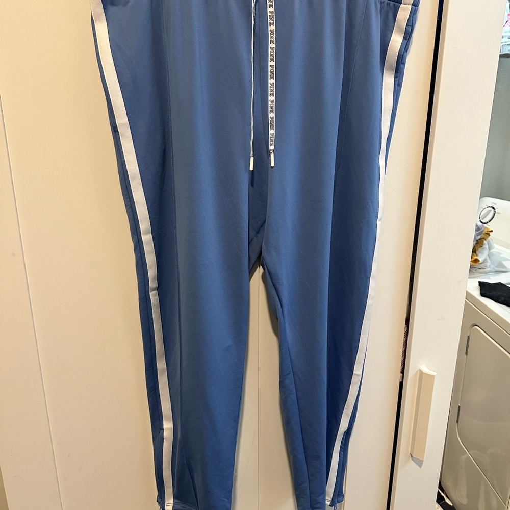 PINK Victoria's Secret Blue Activewear - Picture 4 of 8